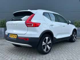 Volvo XC40 (2022) thumbnail 2