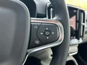 Volvo XC40 (2022) thumbnail 16