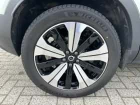 Volvo XC40 (2022) thumbnail 4
