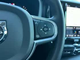 Volvo XC60 (2022) thumbnail 13