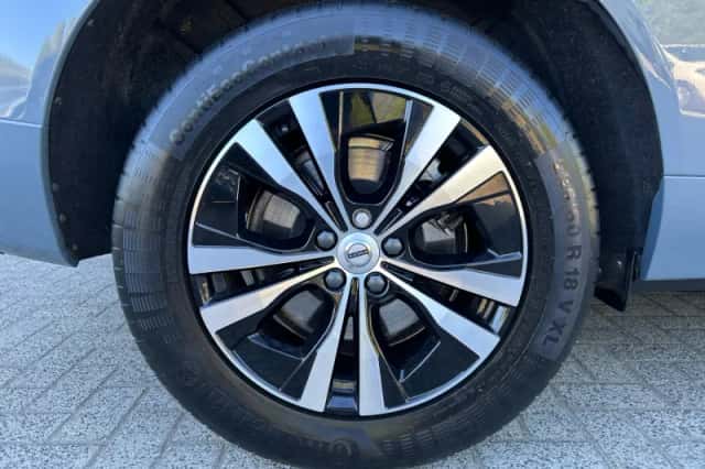 Volvo XC60 (2022) thumbnail 4