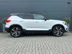Volvo XC40 (2020) thumbnail 3