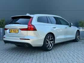 Volvo V60 (2019) thumbnail 2