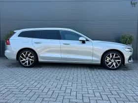 Volvo V60 (2019) thumbnail 3
