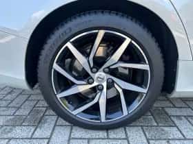 Volvo V60 (2019) thumbnail 4
