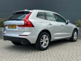 Volvo XC60 (2018) thumbnail 2