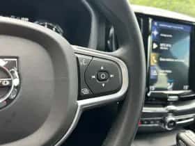 Volvo XC60 (2018) thumbnail 13