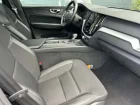 Volvo XC60 (2018) thumbnail 16