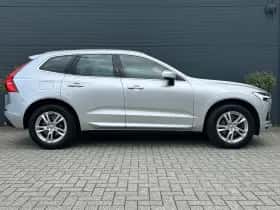 Volvo XC60 (2018) thumbnail 3