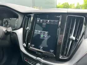 Volvo XC60 (2018) thumbnail 22