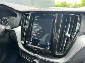 Volvo XC60 (2018) thumbnail 24