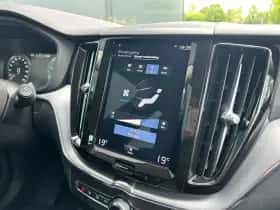 Volvo XC60 (2018) thumbnail 25