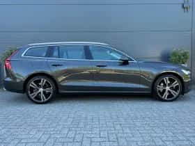 Volvo V60 (2021) thumbnail 3