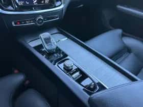 Volvo V60 (2021) thumbnail 8