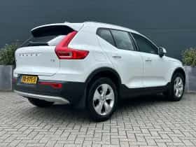 Volvo XC40 (2018) thumbnail 2