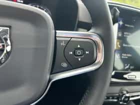 Volvo XC40 (2018) thumbnail 11