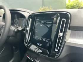 Volvo XC40 (2018) thumbnail 19