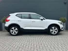 Volvo XC40 (2018) thumbnail 3