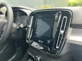 Volvo XC40 (2018) thumbnail 22