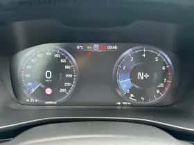 Volvo XC40 (2018) thumbnail 9