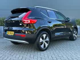 Volvo XC40 (2022) thumbnail 2