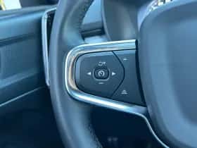 Volvo XC40 (2022) thumbnail 12