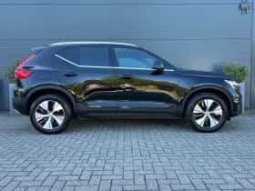 Volvo XC40 (2022) thumbnail 3