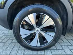 Volvo XC40 (2022) thumbnail 4