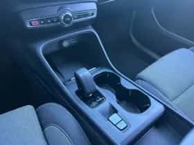 Volvo XC40 (2022) thumbnail 7