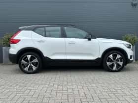Volvo XC40 (2021) thumbnail 3