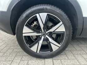 Volvo XC40 (2021) thumbnail 4