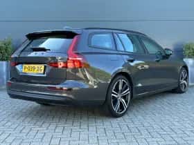 Volvo V60 (2022) thumbnail 2
