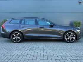 Volvo V60 (2022) thumbnail 3