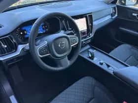 Volvo V60 (2022) thumbnail 5