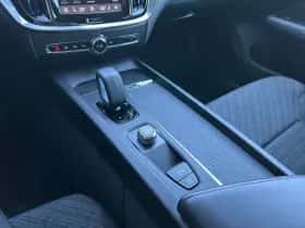Volvo V60 (2022) thumbnail 6