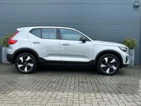 Volvo XC40 (2025) thumbnail 3