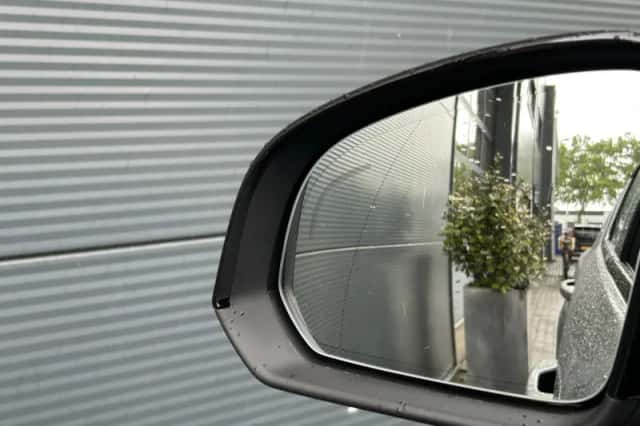 Volvo EX40 (2025) thumbnail 5