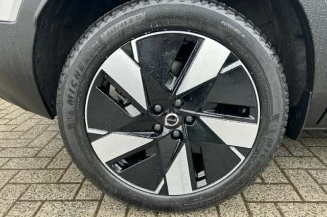 Volvo EX40 (2025) thumbnail 6