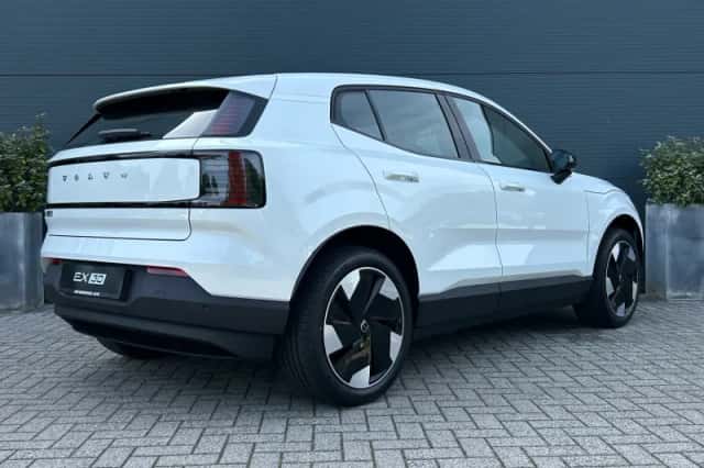 Volvo EX30 (2026) thumbnail 2