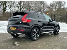 Volvo XC40 (2021) thumbnail 2