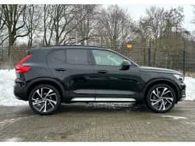 Volvo XC40 (2021) thumbnail 3