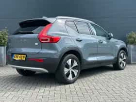 Volvo XC40 (2022) thumbnail 2