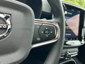 Volvo XC40 (2022) thumbnail 12
