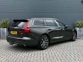 Volvo V60 (2021) thumbnail 3