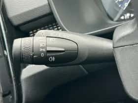 Volvo XC40 (2021) thumbnail 15