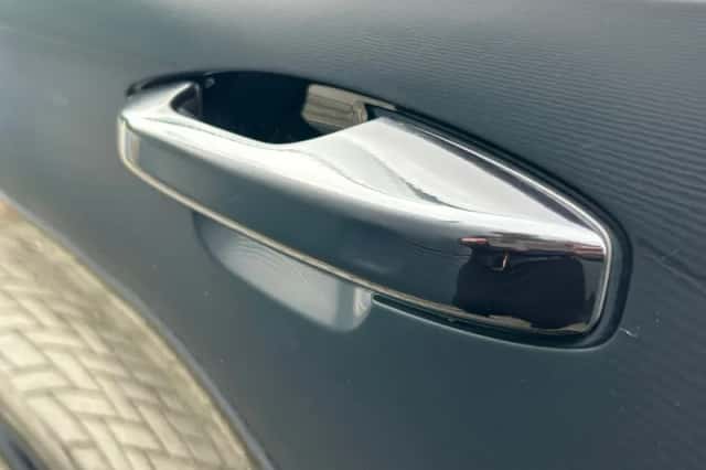 Volvo XC40 (2021) thumbnail 5