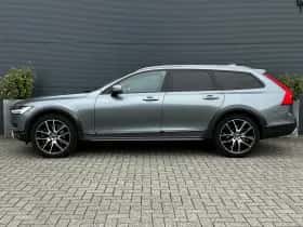 Volvo V90 (2018) thumbnail 2