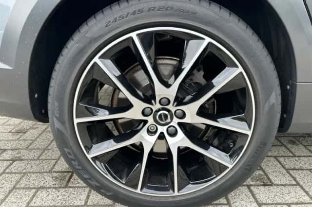 Volvo V90 (2018) thumbnail 4
