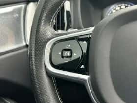 Volvo XC60 (2018) thumbnail 16