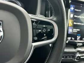 Volvo XC60 (2018) thumbnail 17